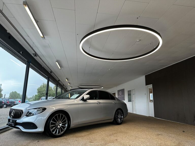 Belysning i showroom for bilforhandler